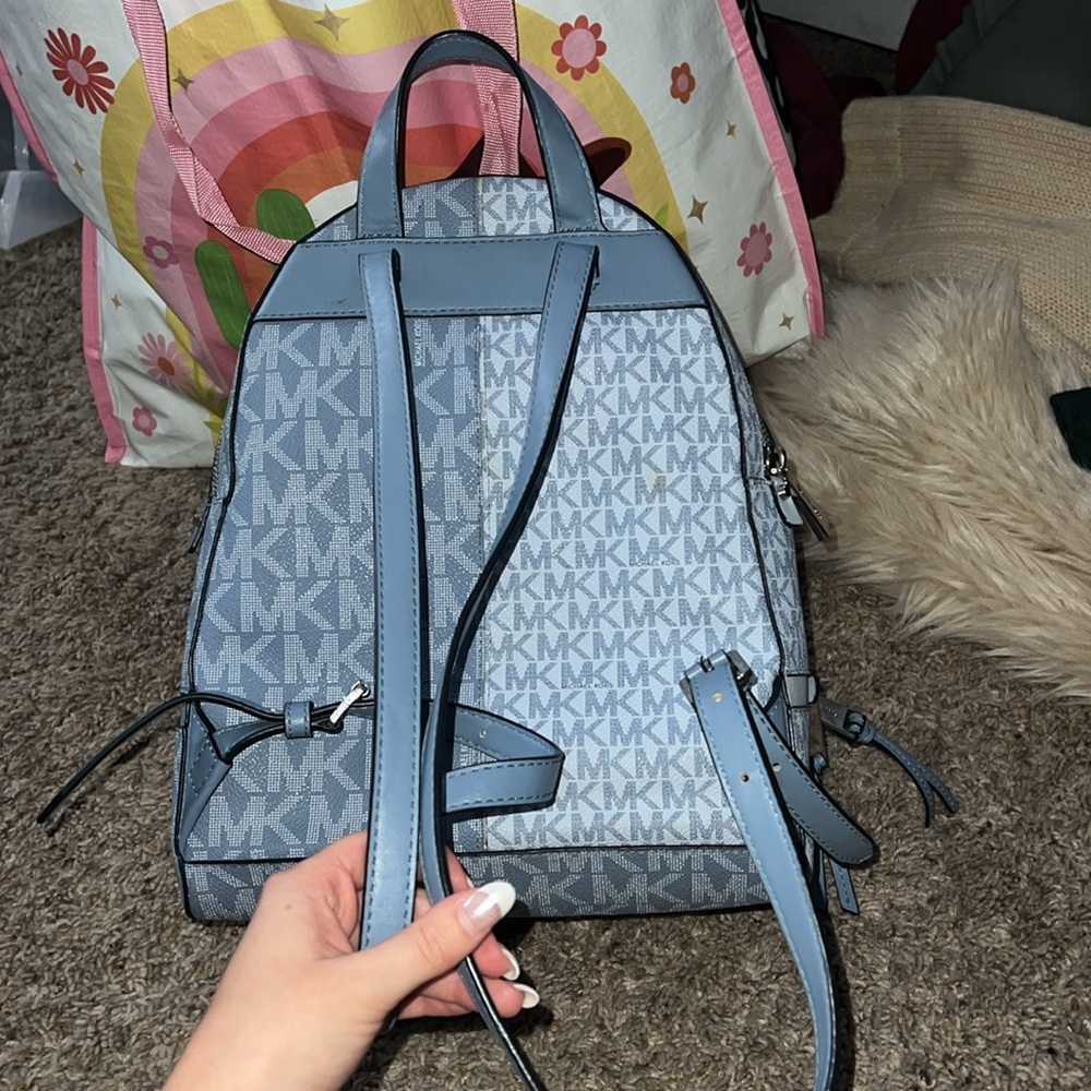 Michael Kors small backpack - Picture 2 of 3